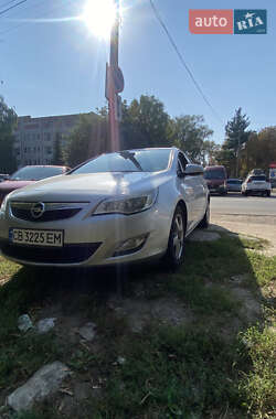 Универсал Opel Astra 2012 в Бахмаче