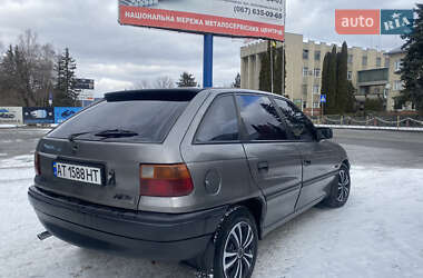 Хэтчбек Opel Astra 1992 в Надворной