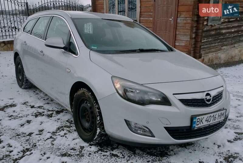 Універсал Opel Astra 2012 в Рівному фото 2 Універсал Opel Astra 2012 в Рівному