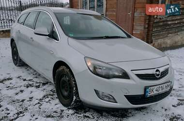 Універсал Opel Astra 2012 в 