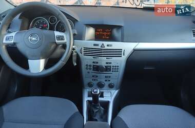 Универсал Opel Astra 2009 в 