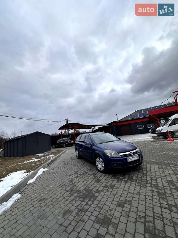Универсал Opel Astra 2004 в Яворове
