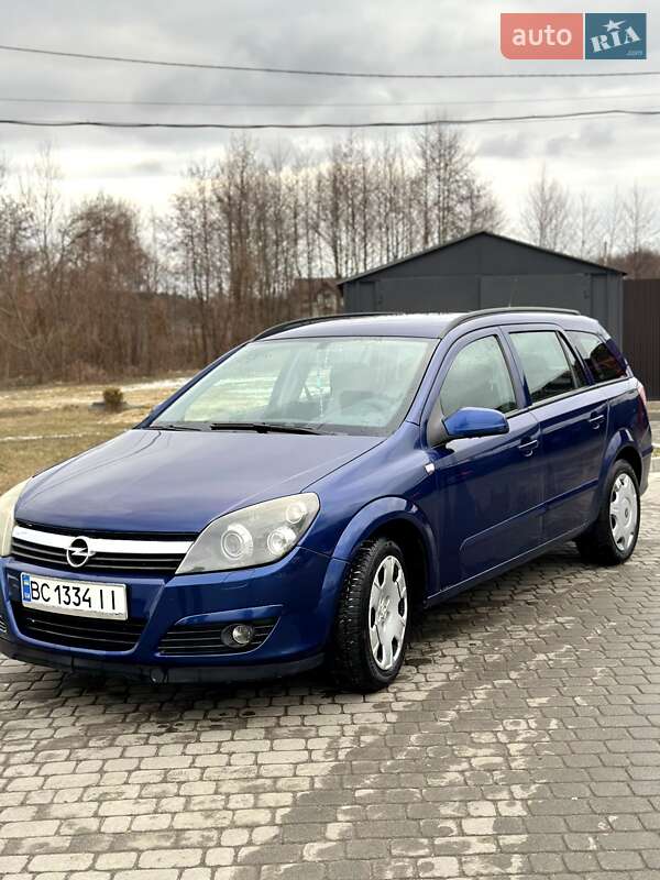 Универсал Opel Astra 2004 в Яворове
