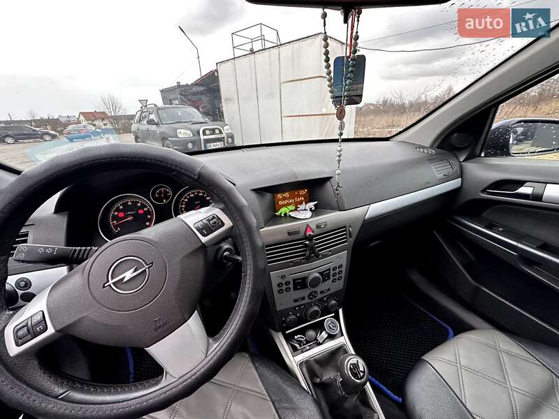 Универсал Opel Astra 2004 в Яворове