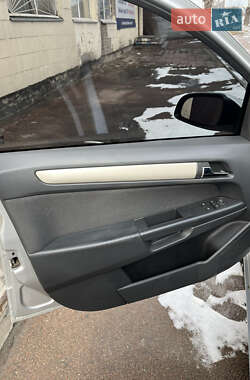 Универсал Opel Astra 2008 в 