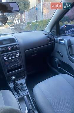 Седан Opel Astra 2006 в 