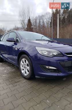 Універсал Opel Astra 2013 в Дрогобичі