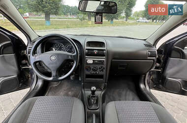 Хэтчбек Opel Astra 2003 в Тыврове