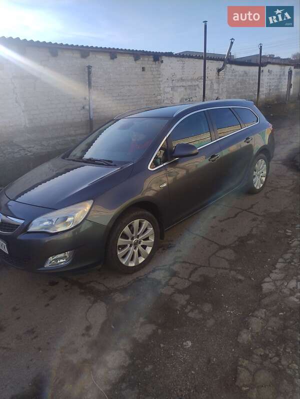 Opel Astra 2011