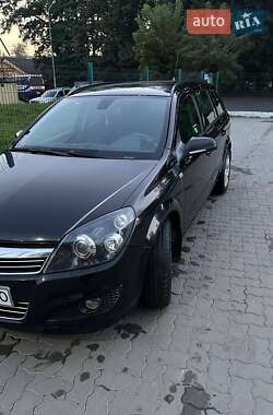 Универсал Opel Astra 2008 в Самборе