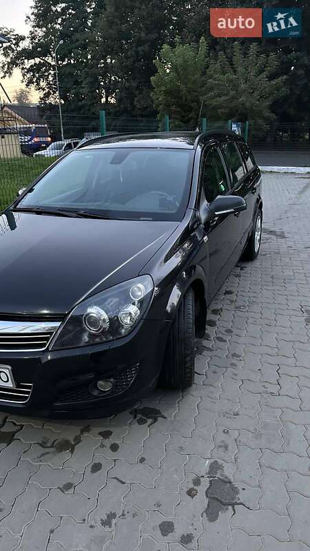 Універсал Opel Astra 2008 в Самборі