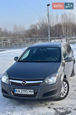 Универсал Opel Astra 2011 в Киеве