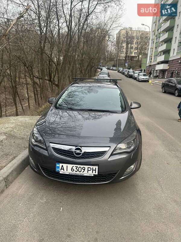 Opel Astra 2011
