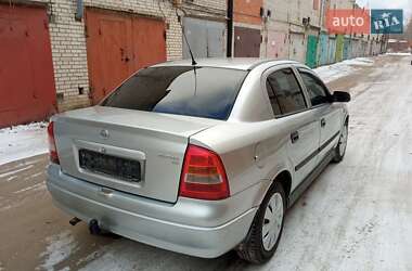 Седан Opel Astra 2004 в Сумах