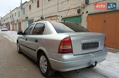 Седан Opel Astra 2004 в Сумах