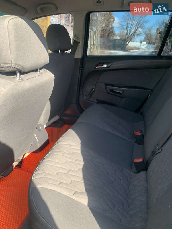 Універсал Opel Astra 2007 в Тернополі