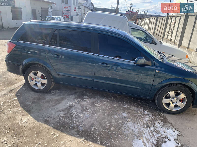 Універсал Opel Astra 2007 в Тернополі