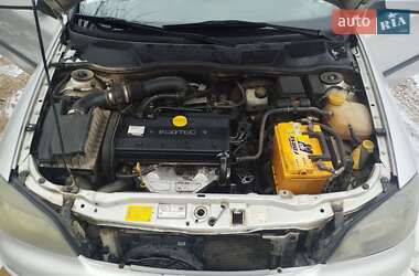 Хэтчбек Opel Astra 1998 в 
