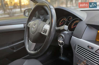 Хэтчбек Opel Astra 2009 в Умани