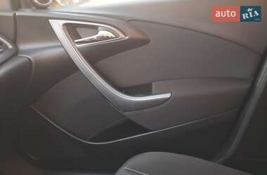 Универсал Opel Astra 2013 в 