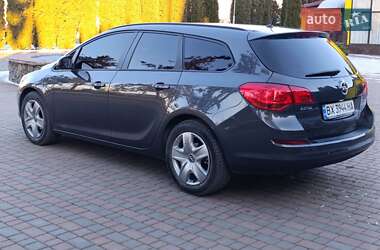 Универсал Opel Astra 2011 в 