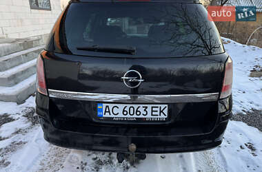 Универсал Opel Astra 2007 в Луцке