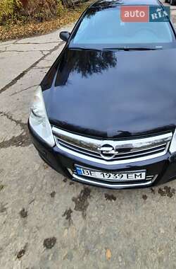 Хэтчбек Opel Astra 2007 в Николаеве