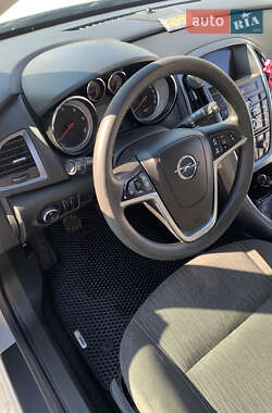 Универсал Opel Astra 2013 в Косове