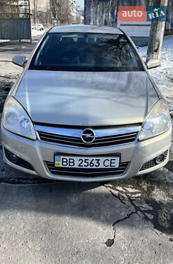 Хэтчбек Opel Astra 2007 в Киеве