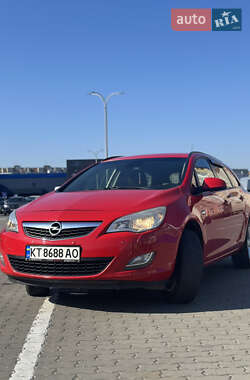 Універсал Opel Astra 2010 в Івано-Франківську