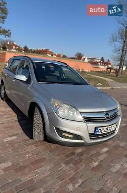 Универсал Opel Astra 2008 в Хырове