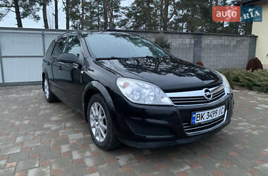 Универсал Opel Astra 2008 в Сарнах