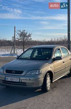 Седан Opel Astra 2008 в Буче