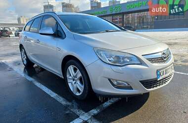 Універсал Opel Astra 2011 в Києві