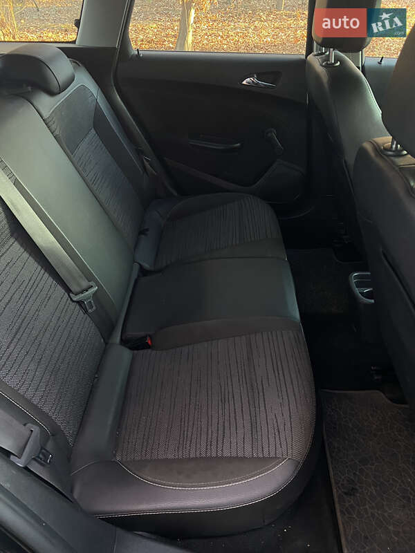 Универсал Opel Astra 2014 в Ивано-Франковске