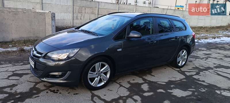 Универсал Opel Astra 2013 в Коростышеве