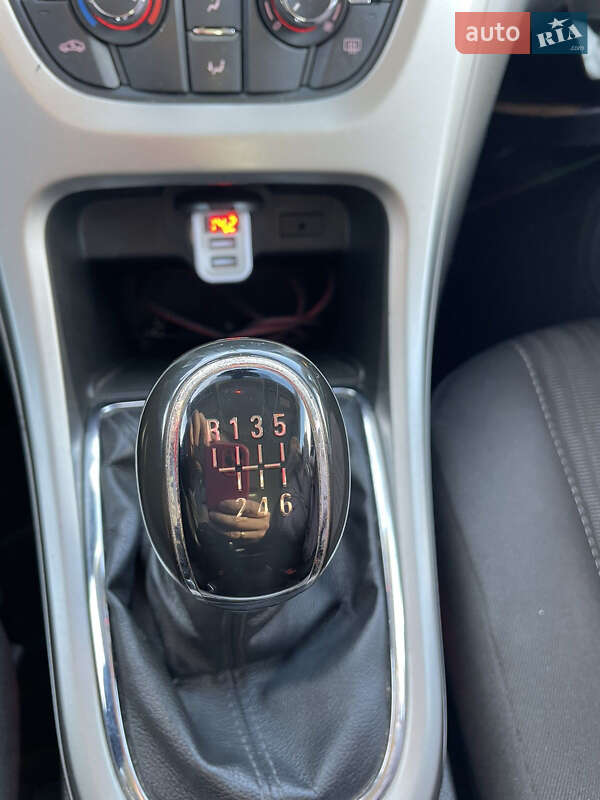 Универсал Opel Astra 2010 в Дрогобыче