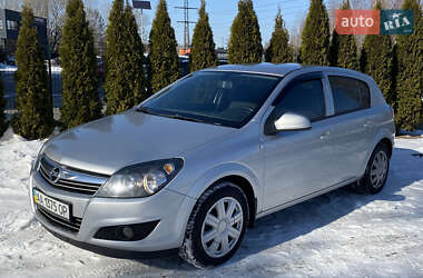 Хетчбек Opel Astra 2014 в Києві