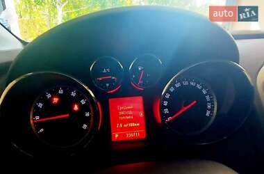 Универсал Opel Astra 2011 в 