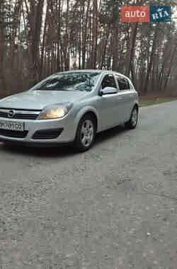 Хэтчбек Opel Astra 2006 в Тростянце