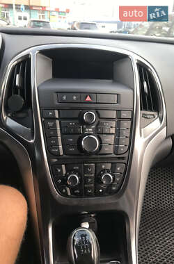 Универсал Opel Astra 2010 в 
