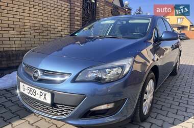 Хэтчбек Opel Astra 2015 в Луцке