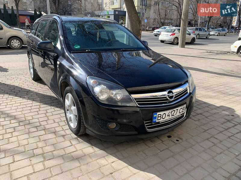 Універсал Opel Astra 2010 в 