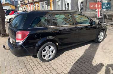 Універсал Opel Astra 2010 в 