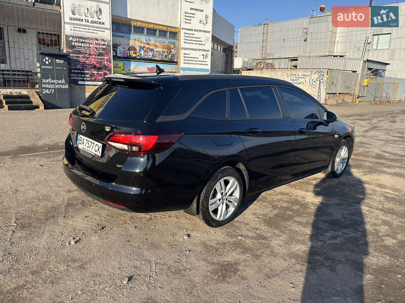 Универсал Opel Astra 2017 в Александрие