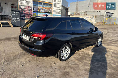 Универсал Opel Astra 2017 в 