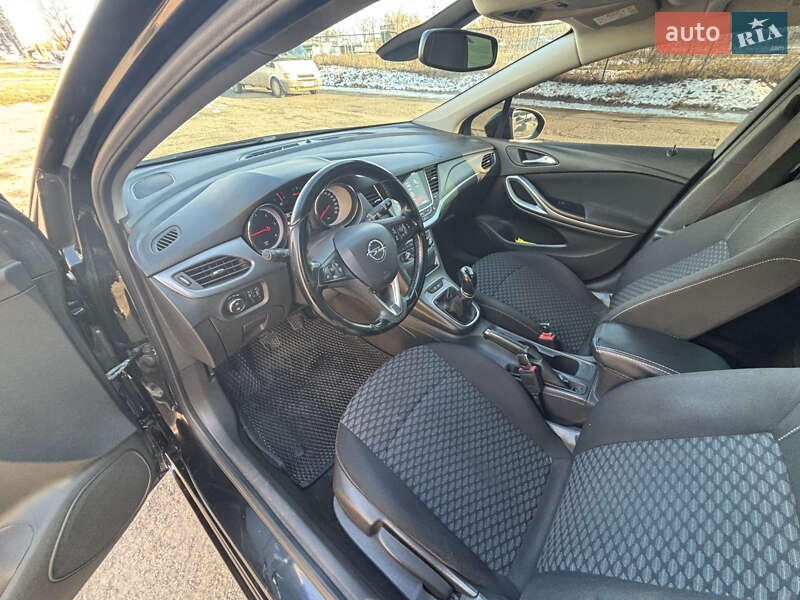 Универсал Opel Astra 2017 в Александрие