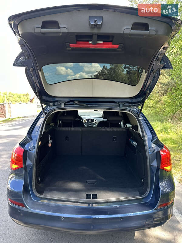 Универсал Opel Astra 2011 в Рокитном