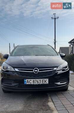 Универсал Opel Astra 2017 в 