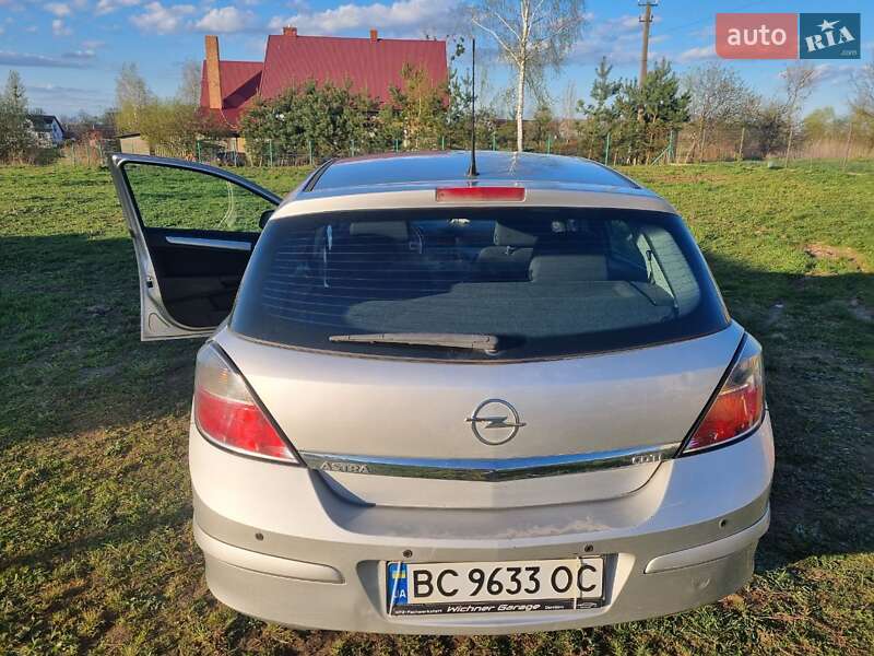 Хетчбек Opel Astra 2009 в Яворові